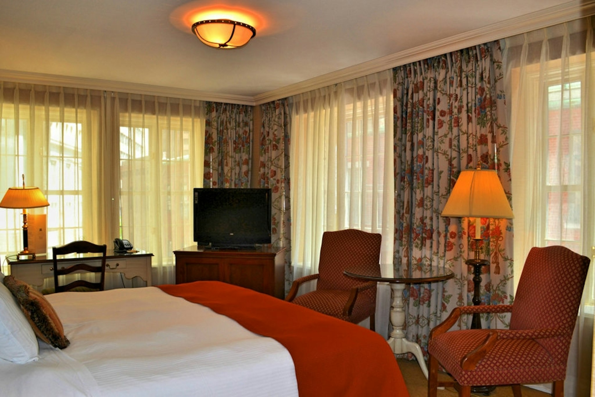 Wall Street Inn 38/46