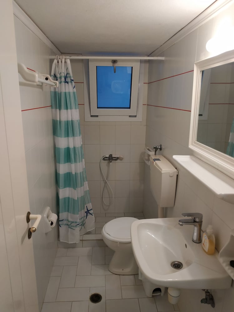 Renia Hotel 58/60