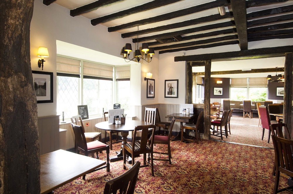 Premier Inn Silverstone 25/38