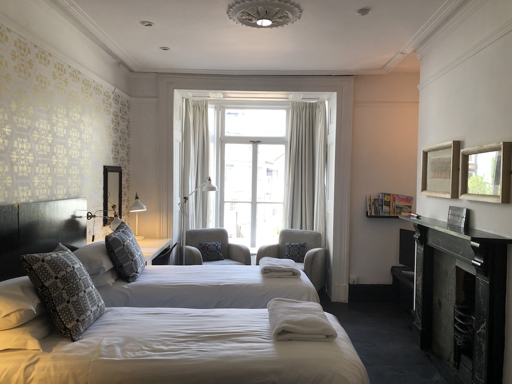manorhaus Llangollen 6/50