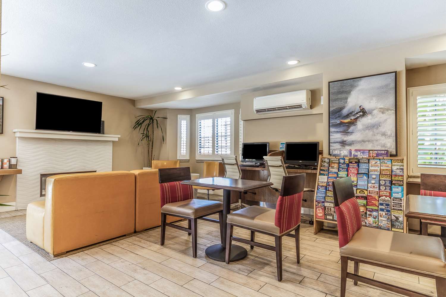 Comfort Inn Santa Cruz North 24/40