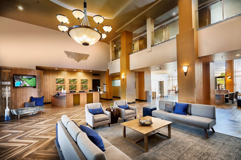 Embassy Suites by Hilton Phoenix Scottsdale 30/57