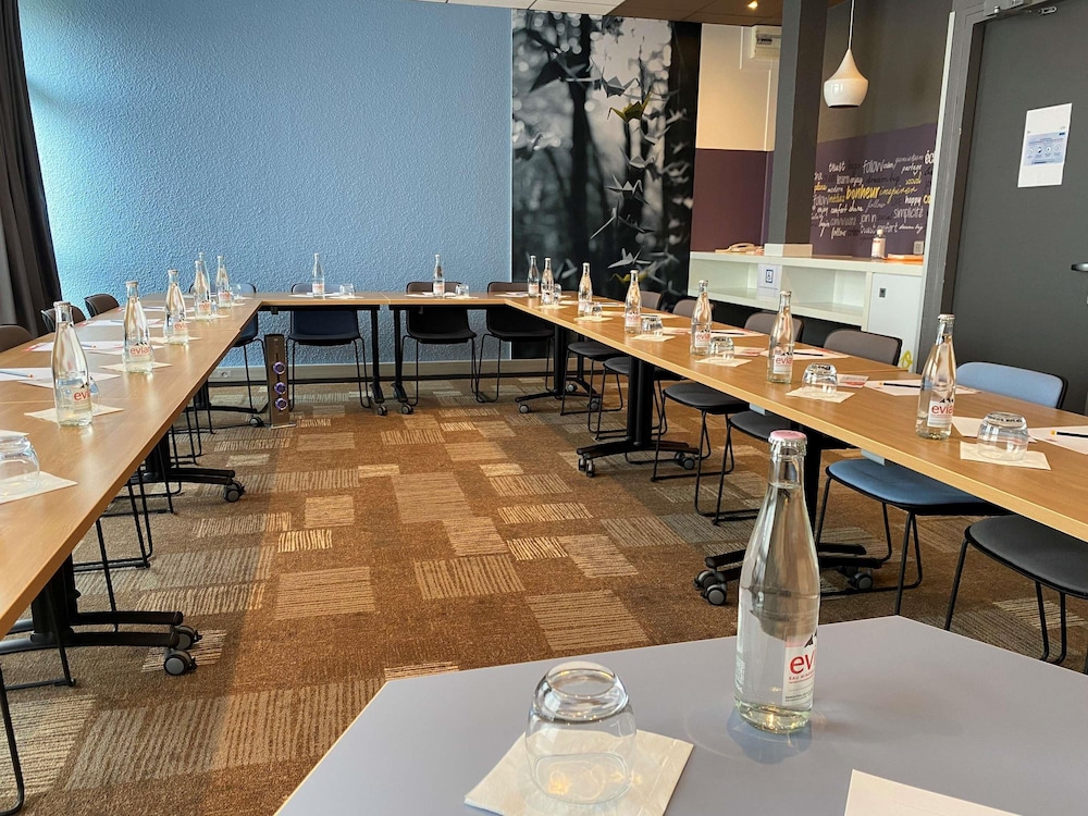 HOTEL IBIS Evry Courcouronnes 45/48