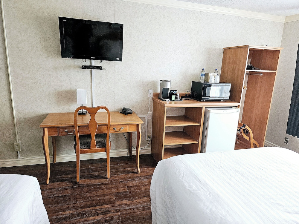 Claymore inn & Suites 17/40