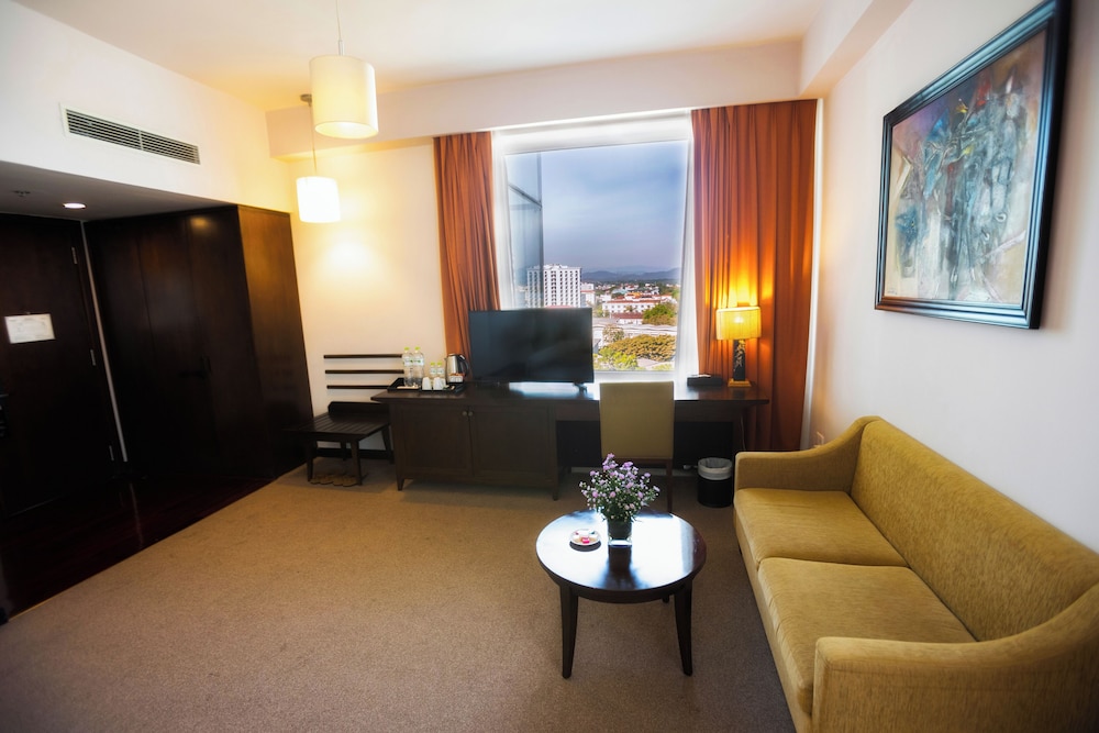 Muong Thanh Hue Hotel 68/74