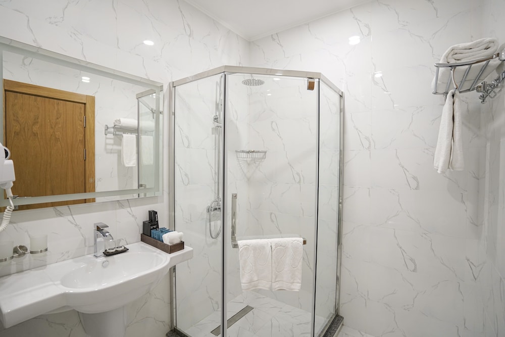 Milan Hotel 21/22