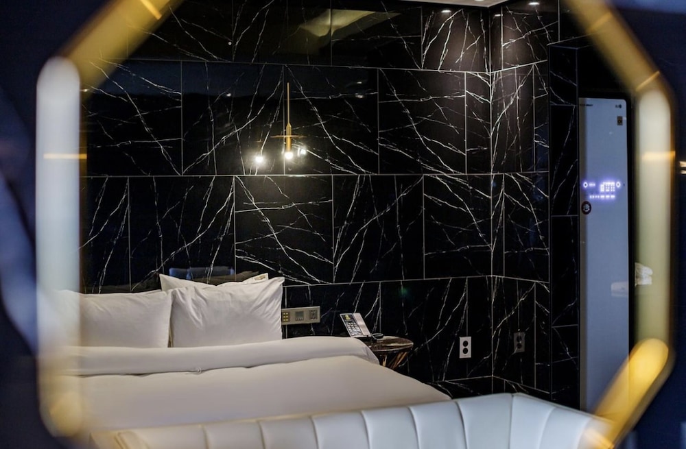 Ava Hotel Songjeong 15/37
