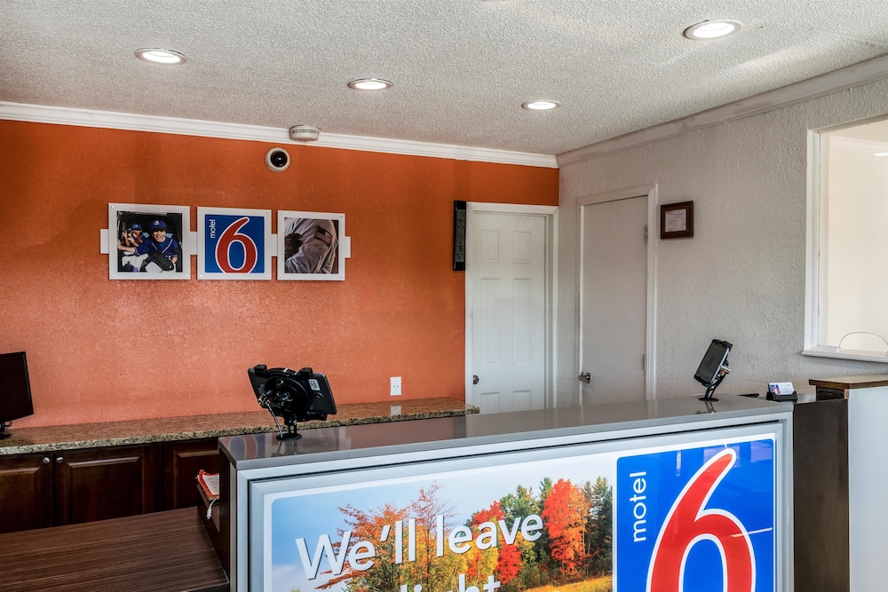 Motel6 Florence, KY - Cincinnati Airport 8/40