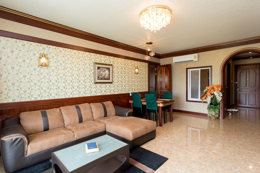 Erawan Hotel 43/66