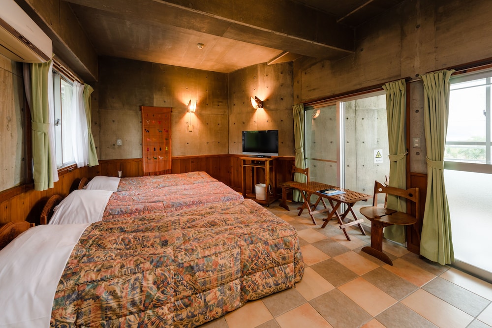 Buzz Resort (ex. Designers Resort Nakadoma Inn) 7/67