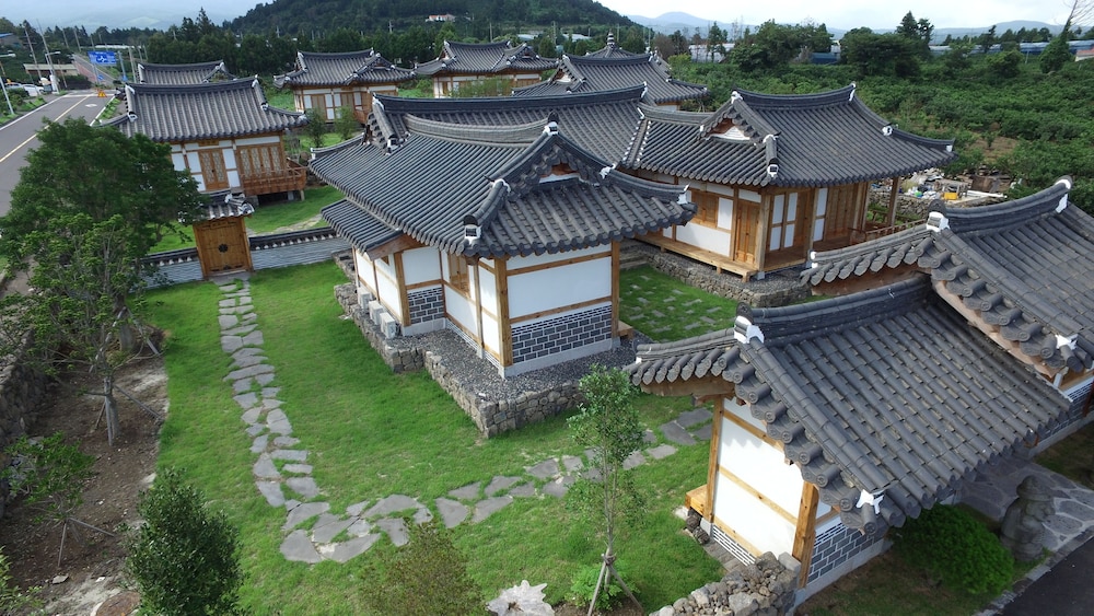 Canopus Resort Pension 13/50