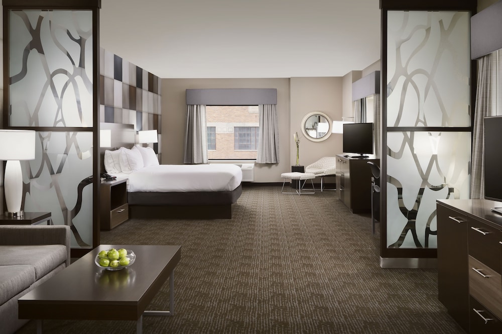 Holiday Inn Express & Suites Oklahoma City Dwtn - Bricktown 21/55