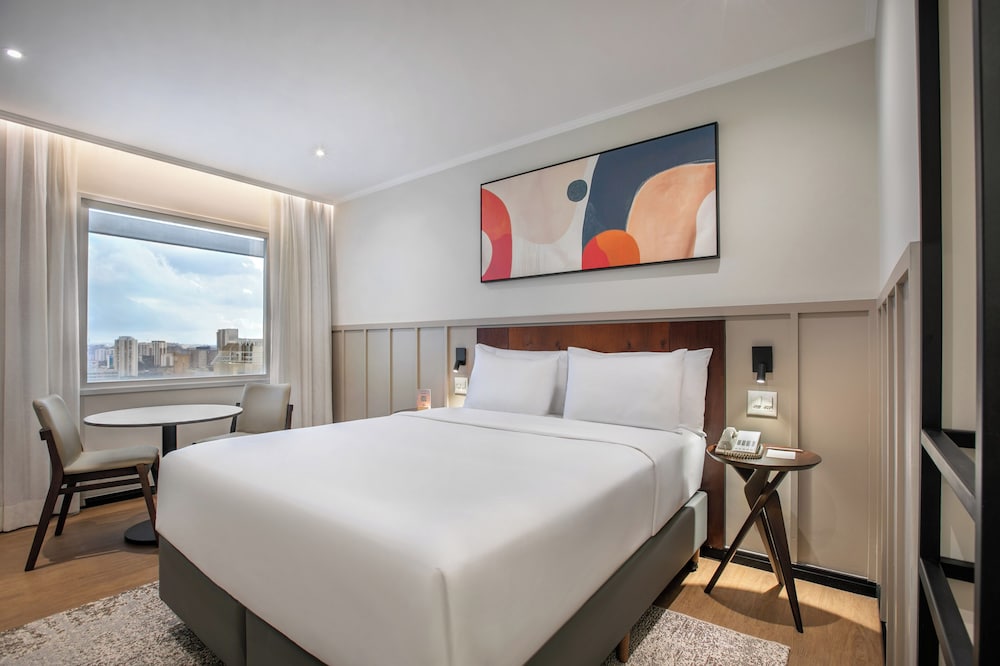 Superior, Queen Bed