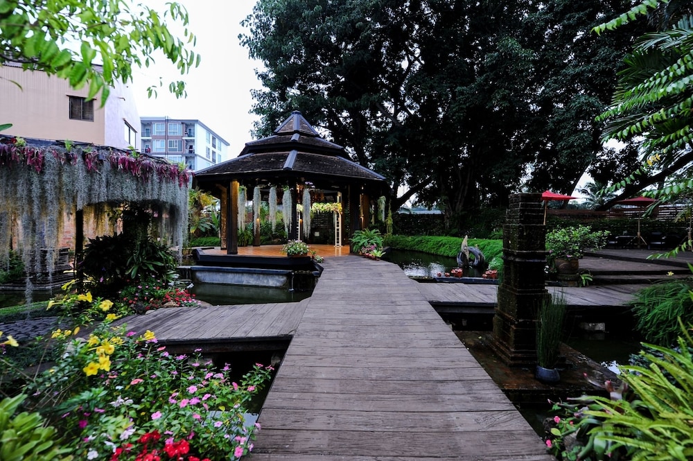 Holiday Garden Hotel And Resort 33/49