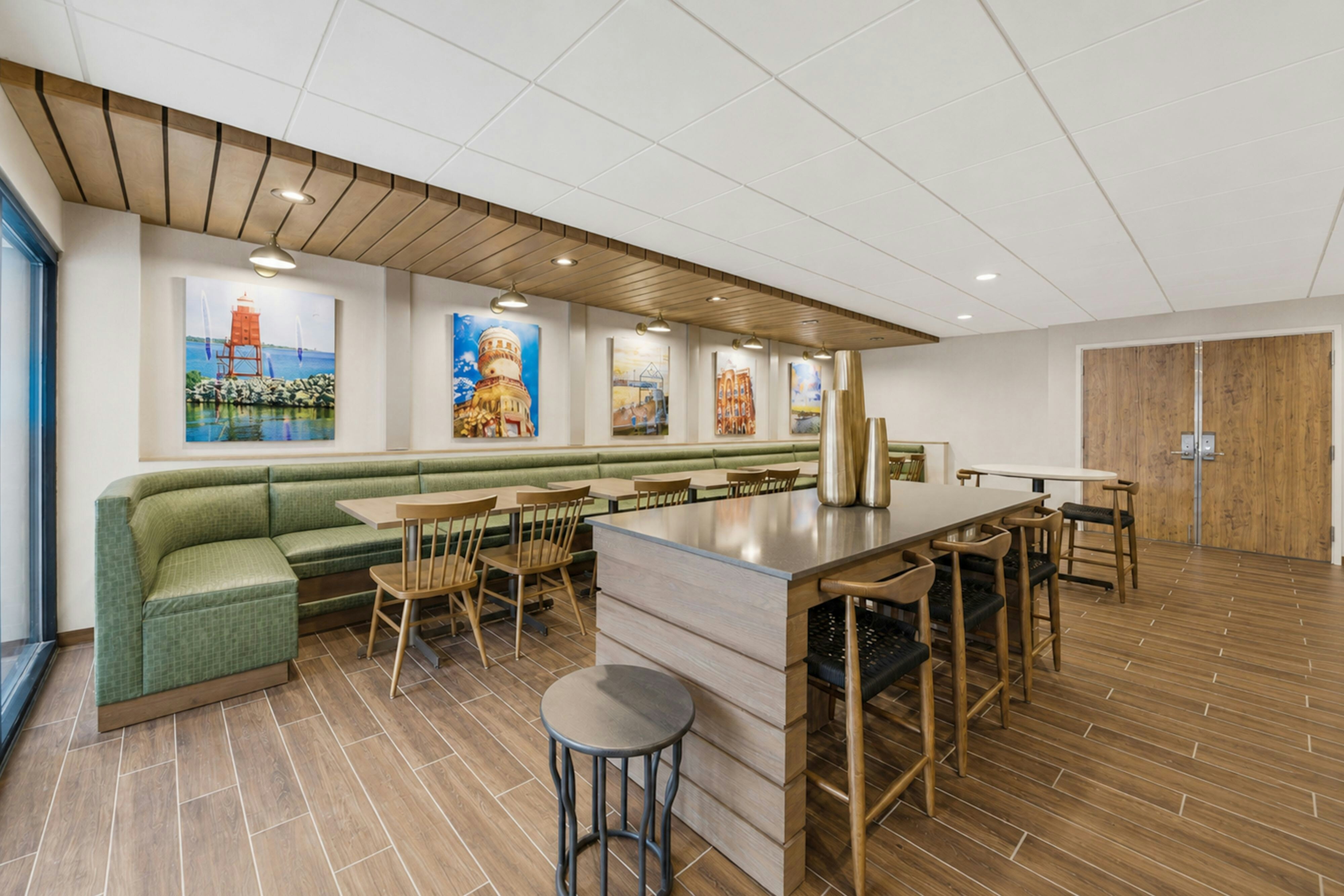 Fairfield by Marriott Inn and Suites Mount Pleasant, WI 14/19