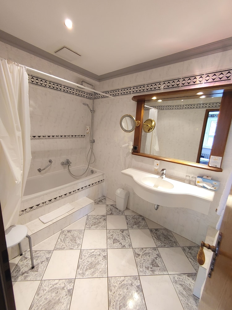 Akzent Hotel Bergs Alte Bauernschanke 6/56