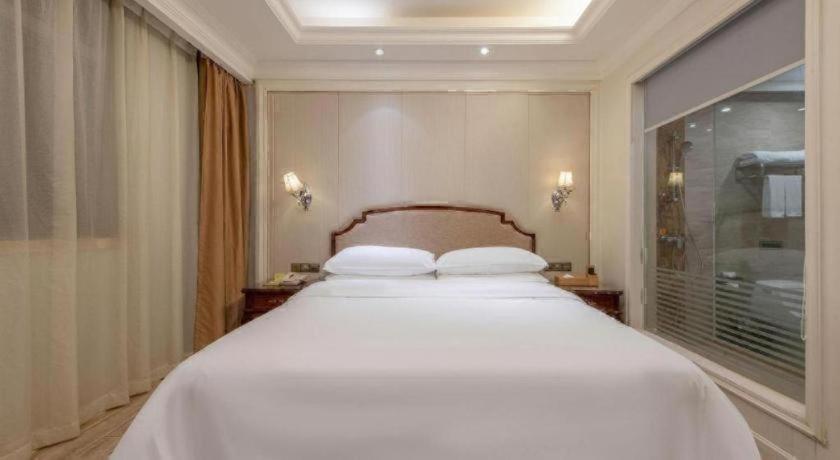 Vienna Hotel (Guangzhou Baiyun University Jinyuan Plaza) 19/54