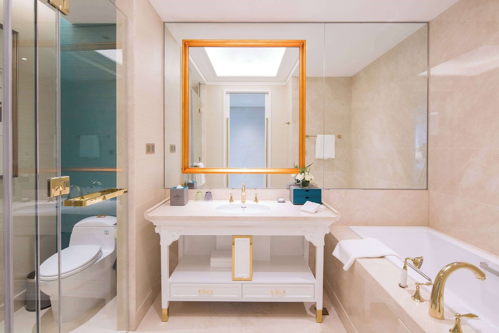 Howard Johnson Plaza By Wyndham Ningbo 50/50