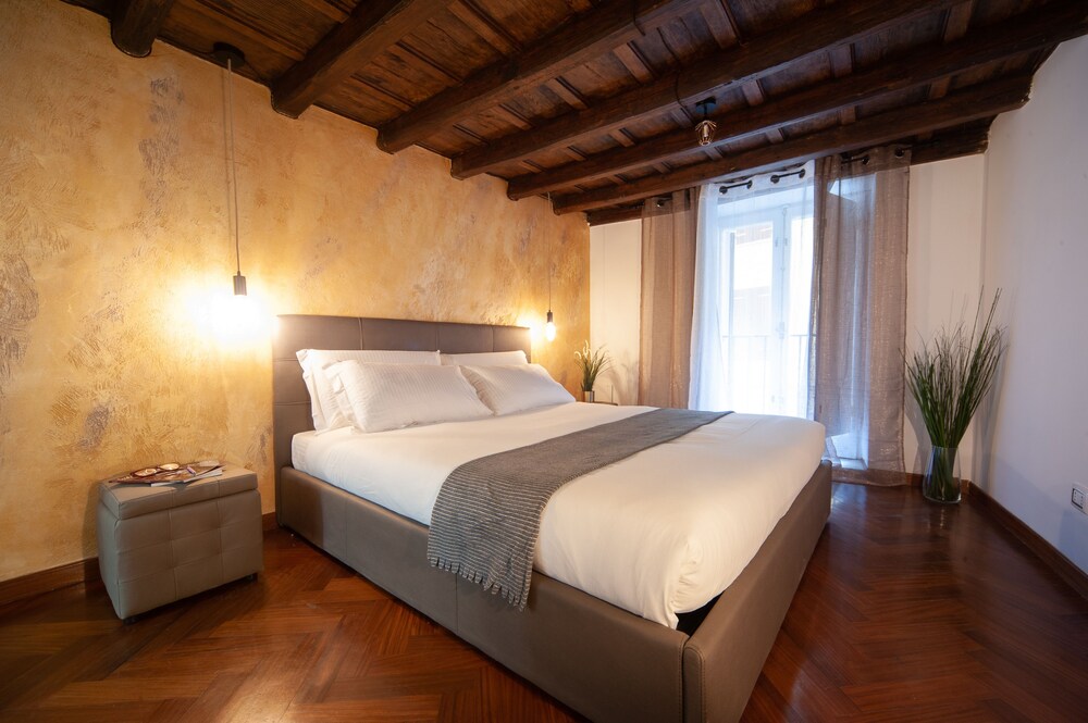 Navona Rooms with Jacuzzi 14/71