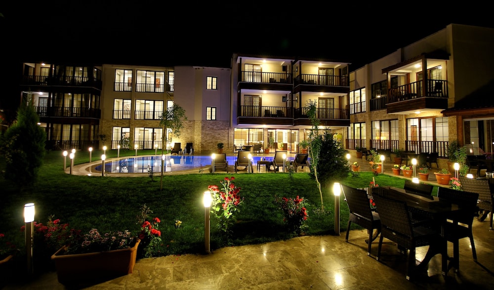 Venus Suite Hotel 46/50