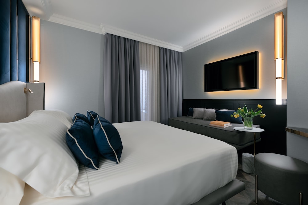 PREMIUM, DOUBLE OR TWIN BED
