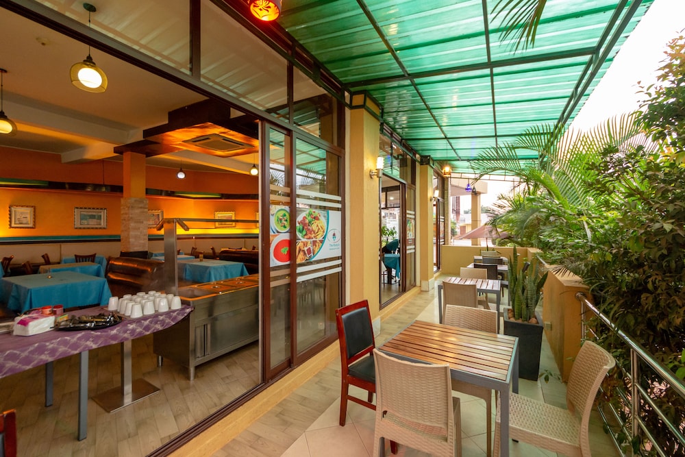 HILLSIDE PLAZA HOTEL 52/66