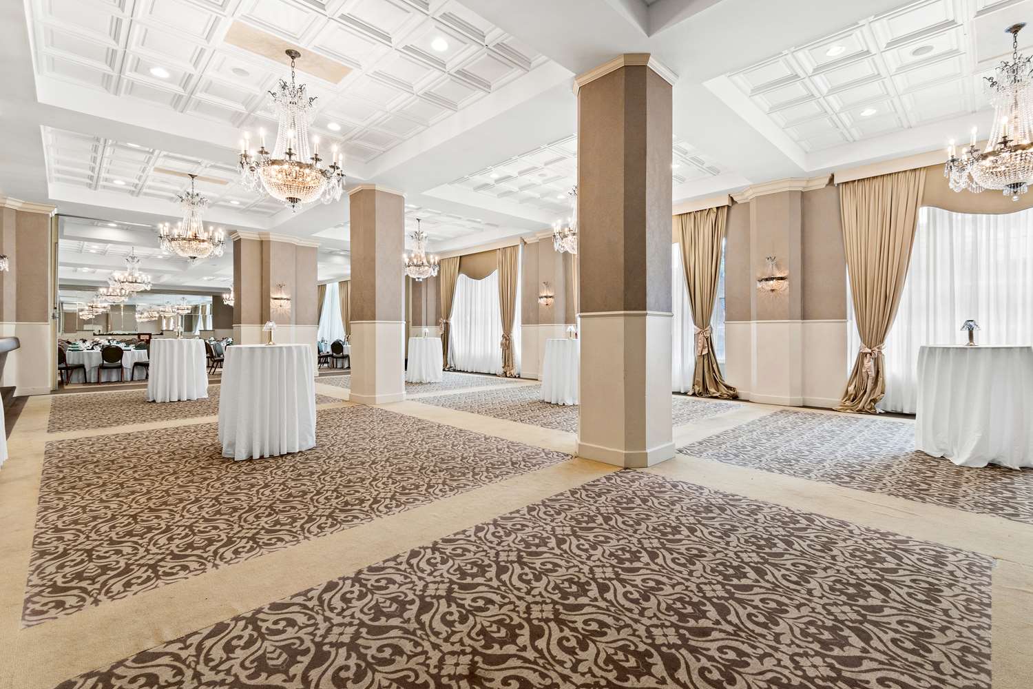 Genetti Hotel SureStay Collection By Best Western 27/44