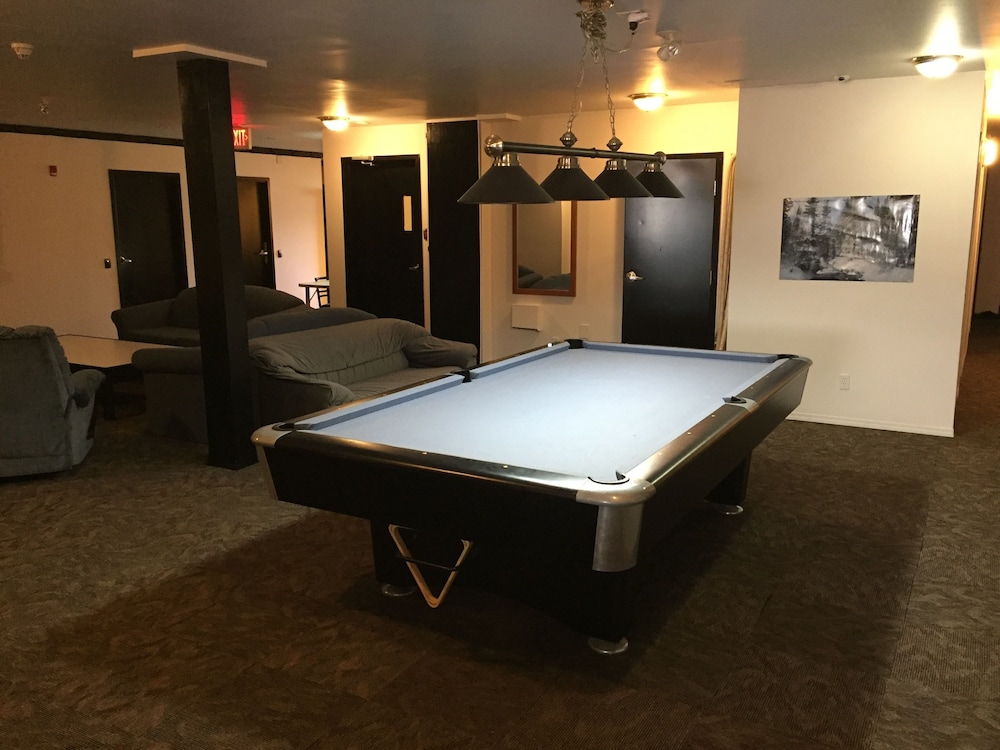 Invermere Hostel 27/30