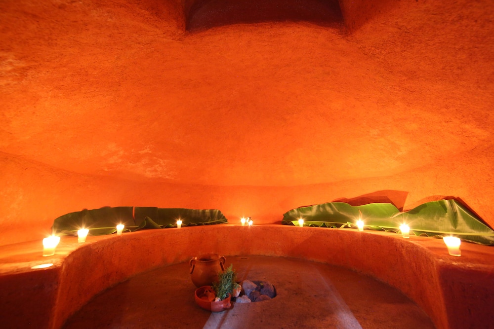 THE LODGE AT PICO BONITO 45/76