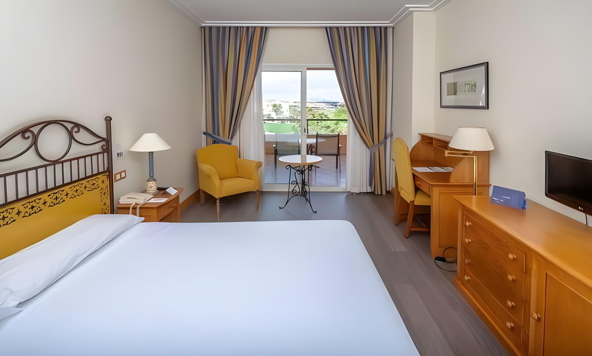 Standard, Triple, Double Bed, Golf Course View