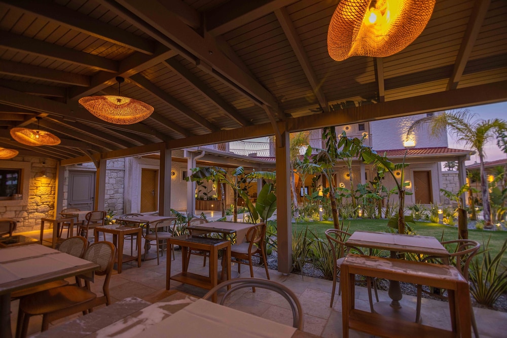 June Hotel Alacati 35/50