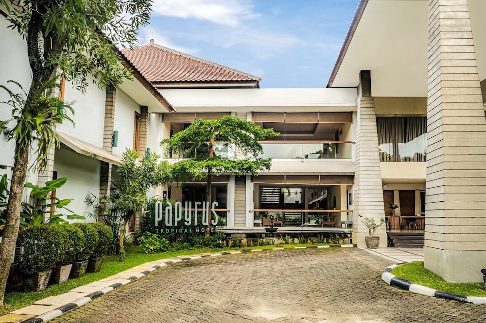 Papyrus Tropical Hotel 35/39