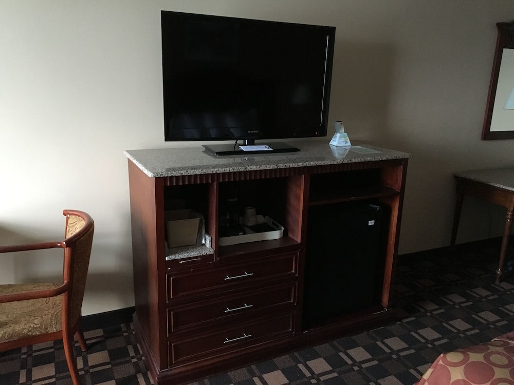 Cabot Inn and Suites 34/50
