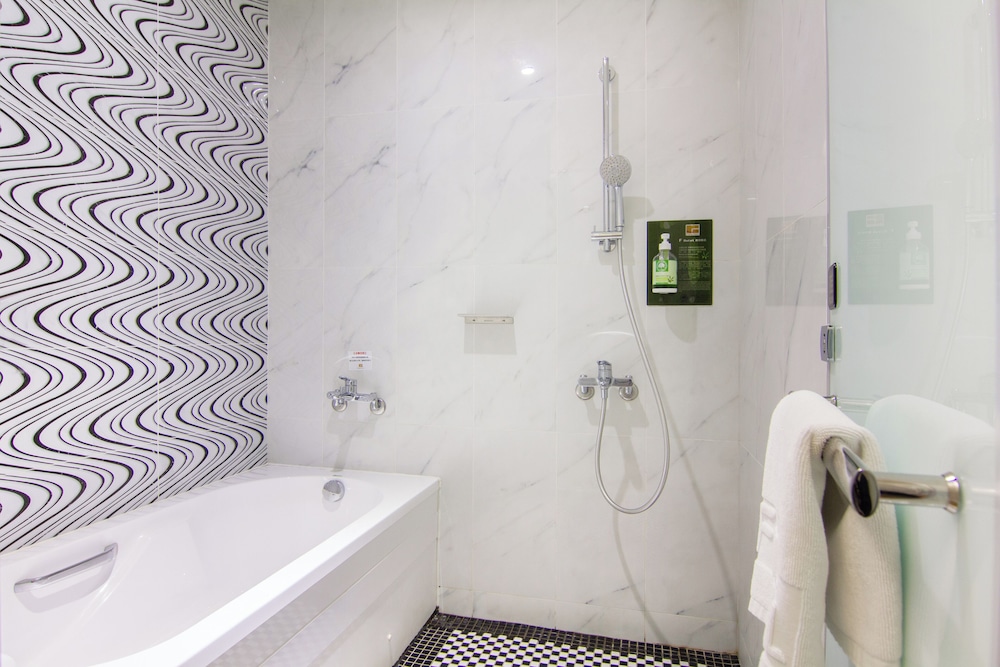 F Hotel Luzhou Taipei 38/47
