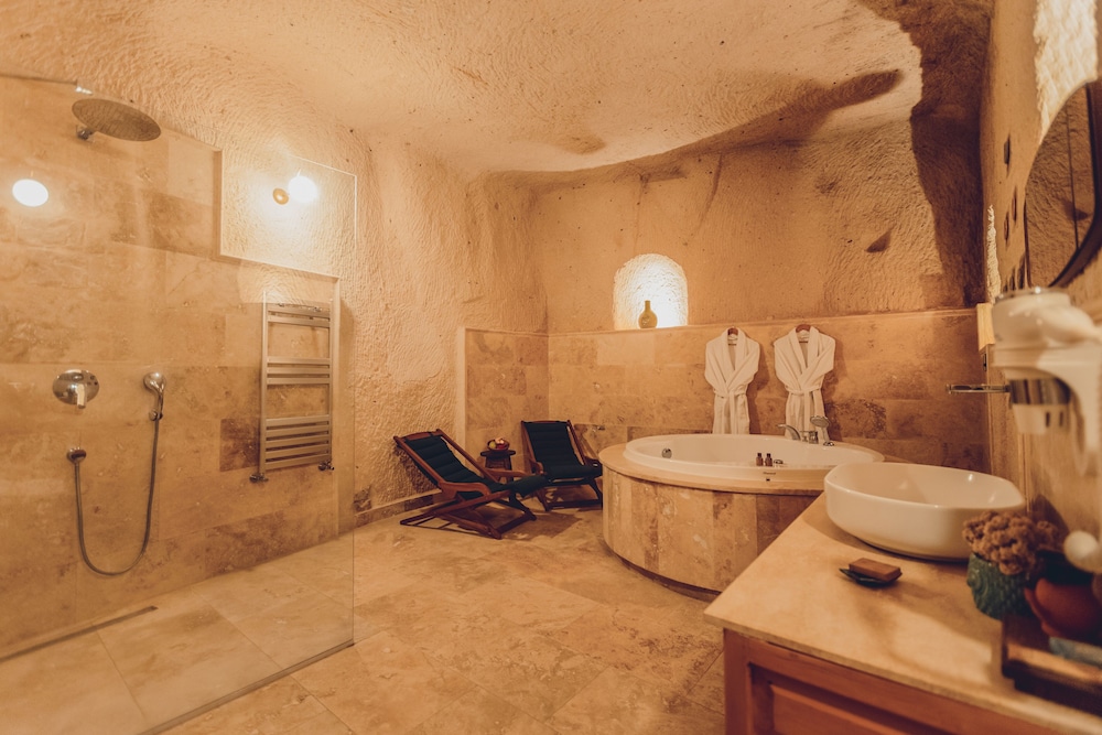 Peristyle Cave Cappadocia 22/49