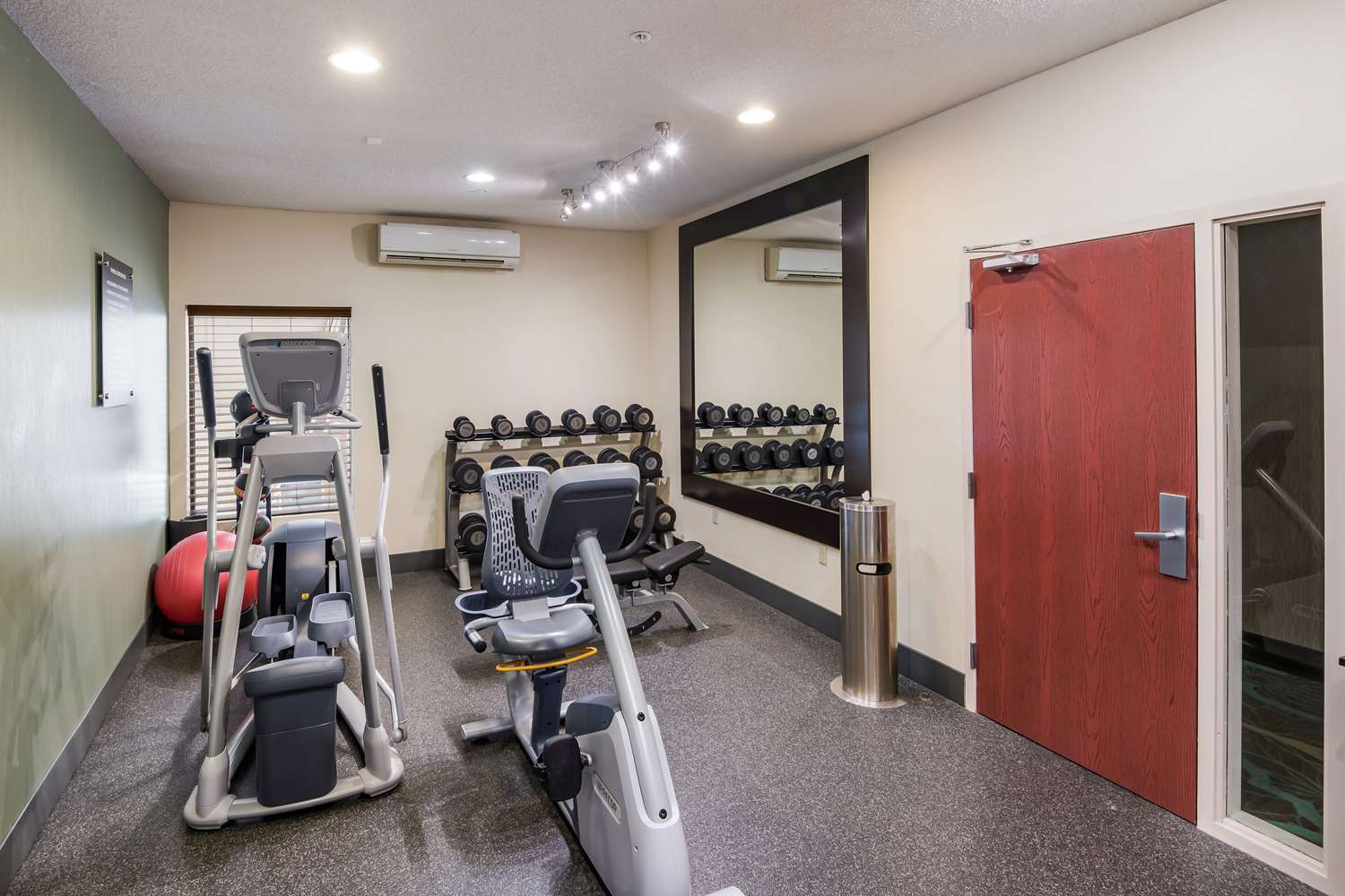 Quality Inn & Suites Quincy - Downtown 23/45