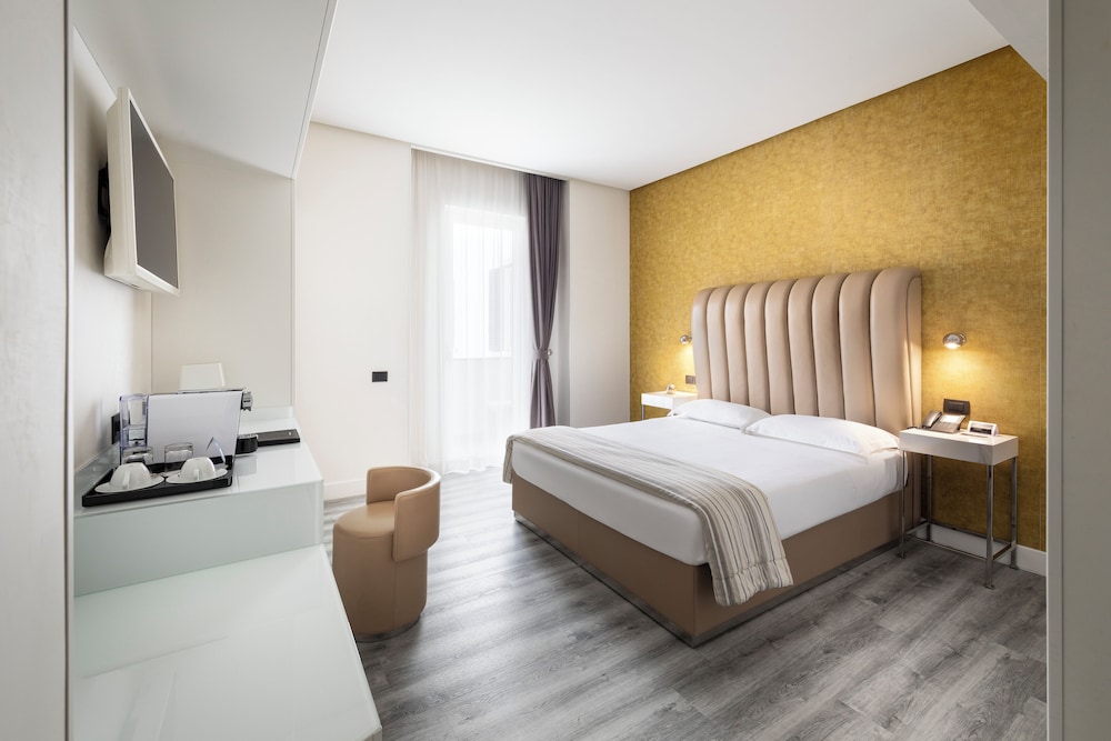 غرفة سوبيريور بسرير مزدوج، Hotel Montecatini Palace Formerly Imperial Garden Hotel 3/5