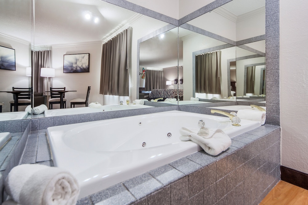 Red Roof Inn & Suites Omaha - Council Bluffs 21/47
