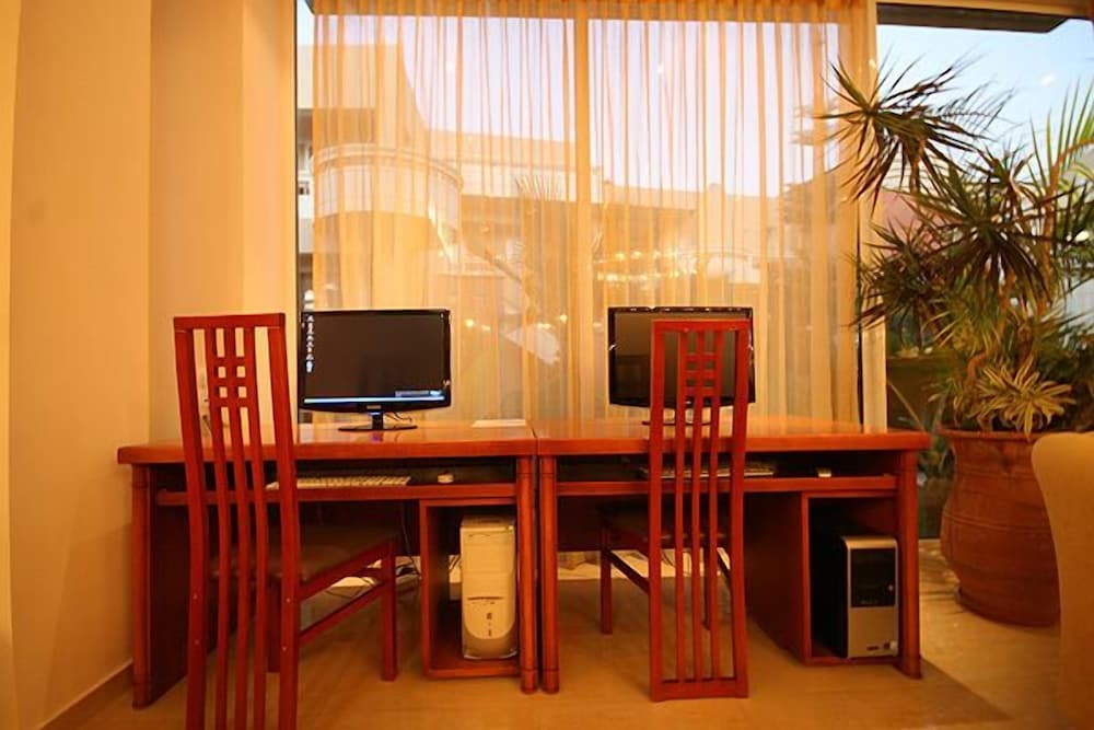 Castro Beach Hotel 45/55