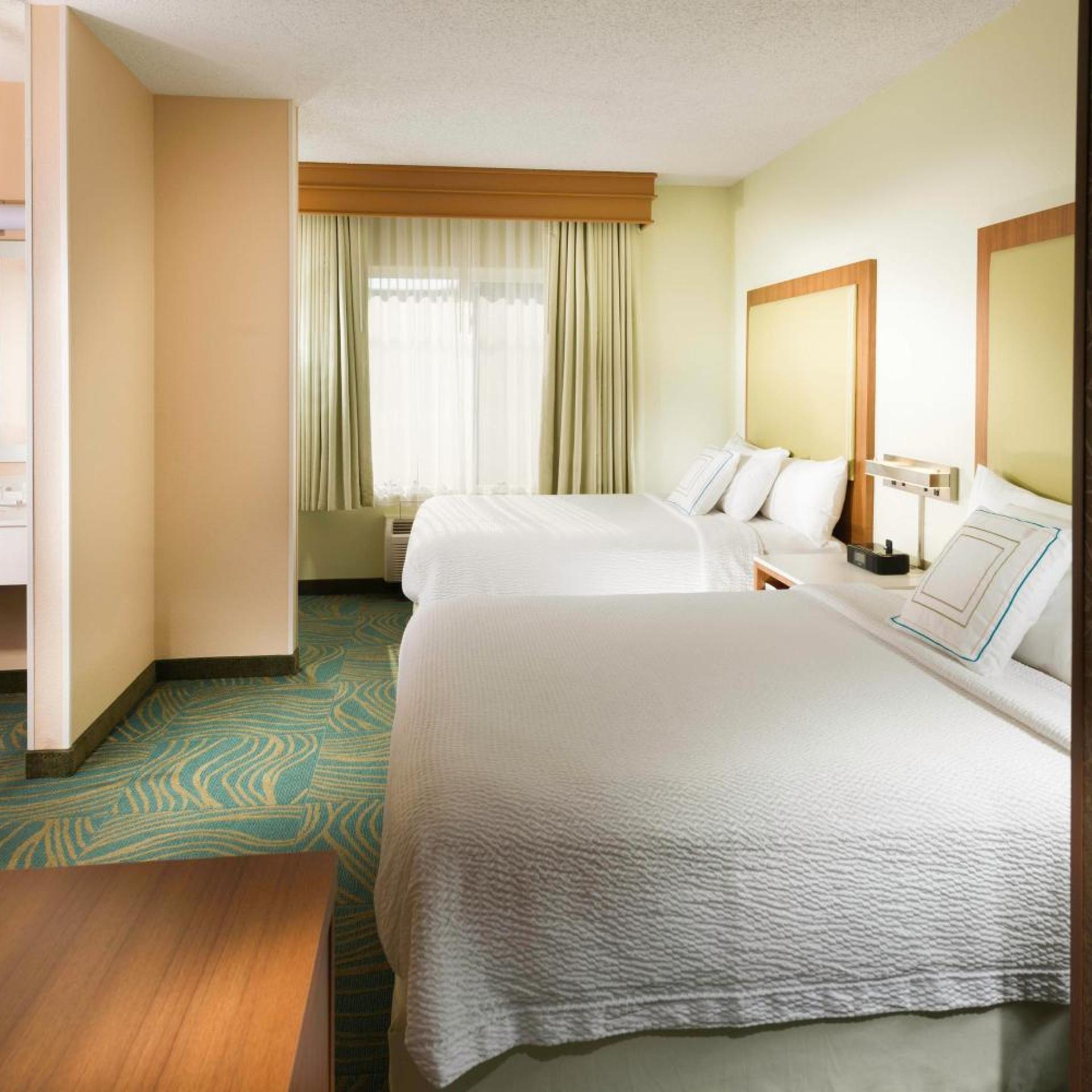 Suite, Queen Bed, Sofa