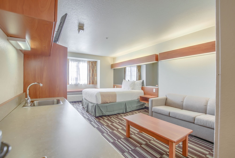 Microtel Inn & Suites by Wyndham Gulf Shores 34/64
