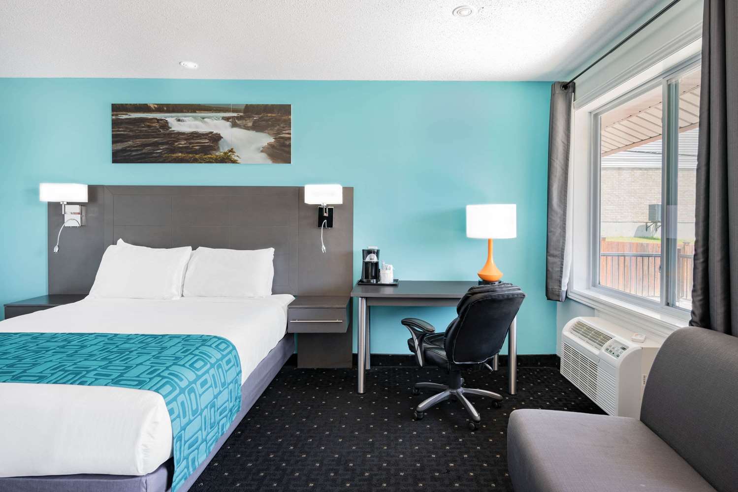 Howard Johnson by Wyndham Gananoque 23/30
