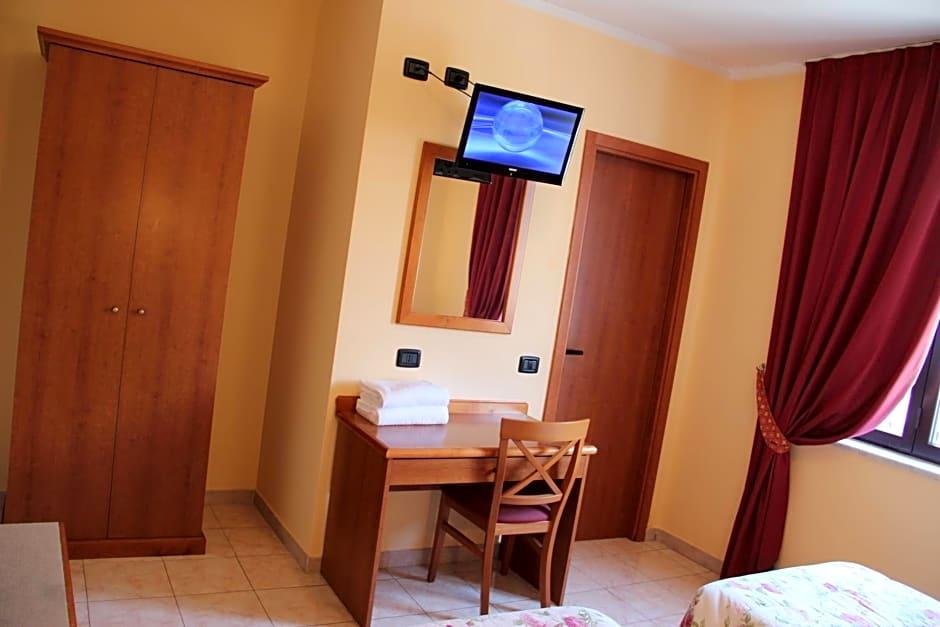 Demy Hotel 11/49