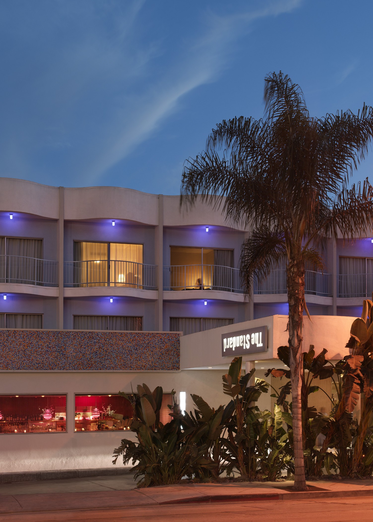 The Standard Hollywood 5/36