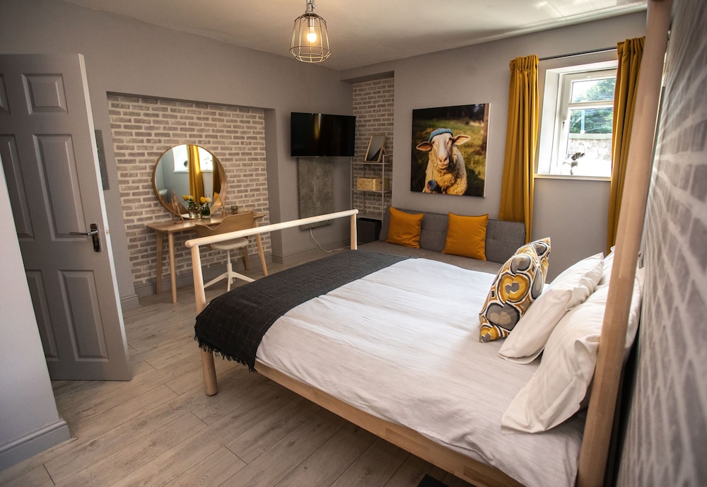 James' Place At Dowlais 13/48