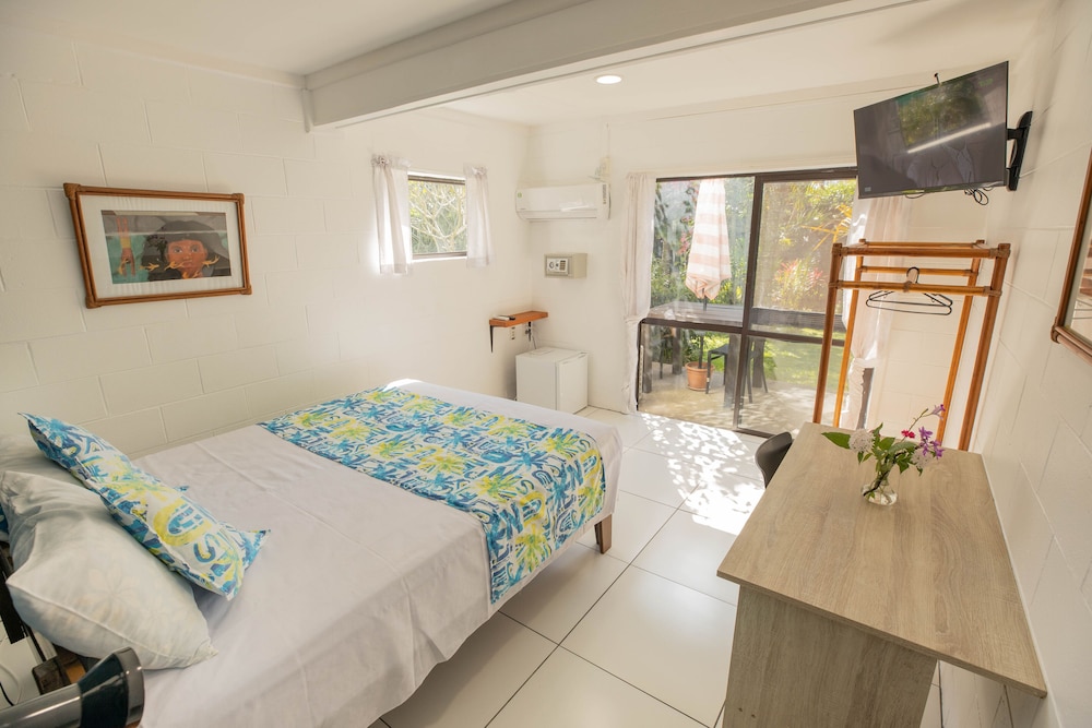 The Samoan Outrigger Hotel 15/50