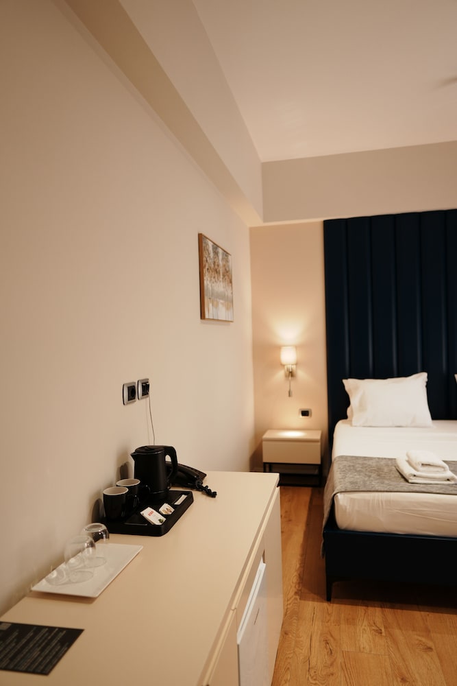 Blue Sky Hotel 12/46