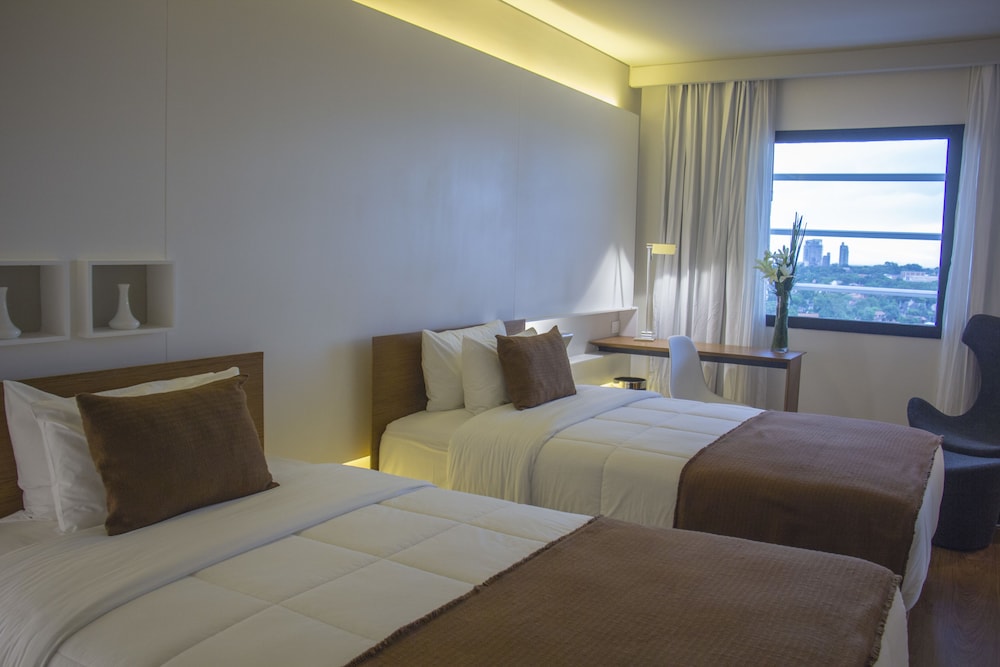 ROOM, TWIN BEDS