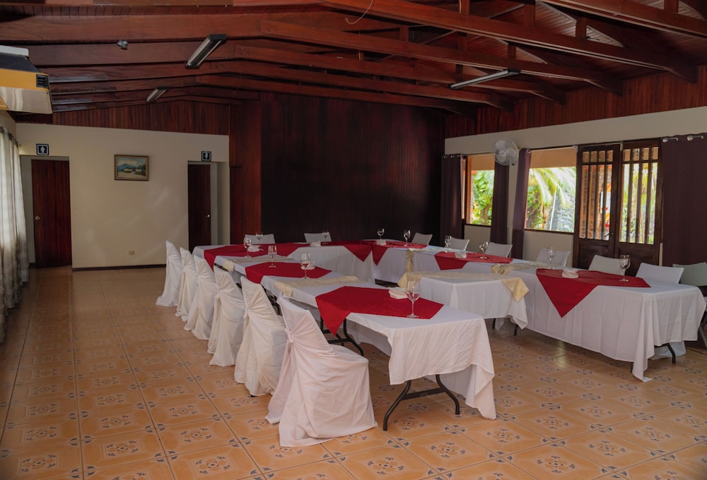 Las Espuelas Hotel 44/54