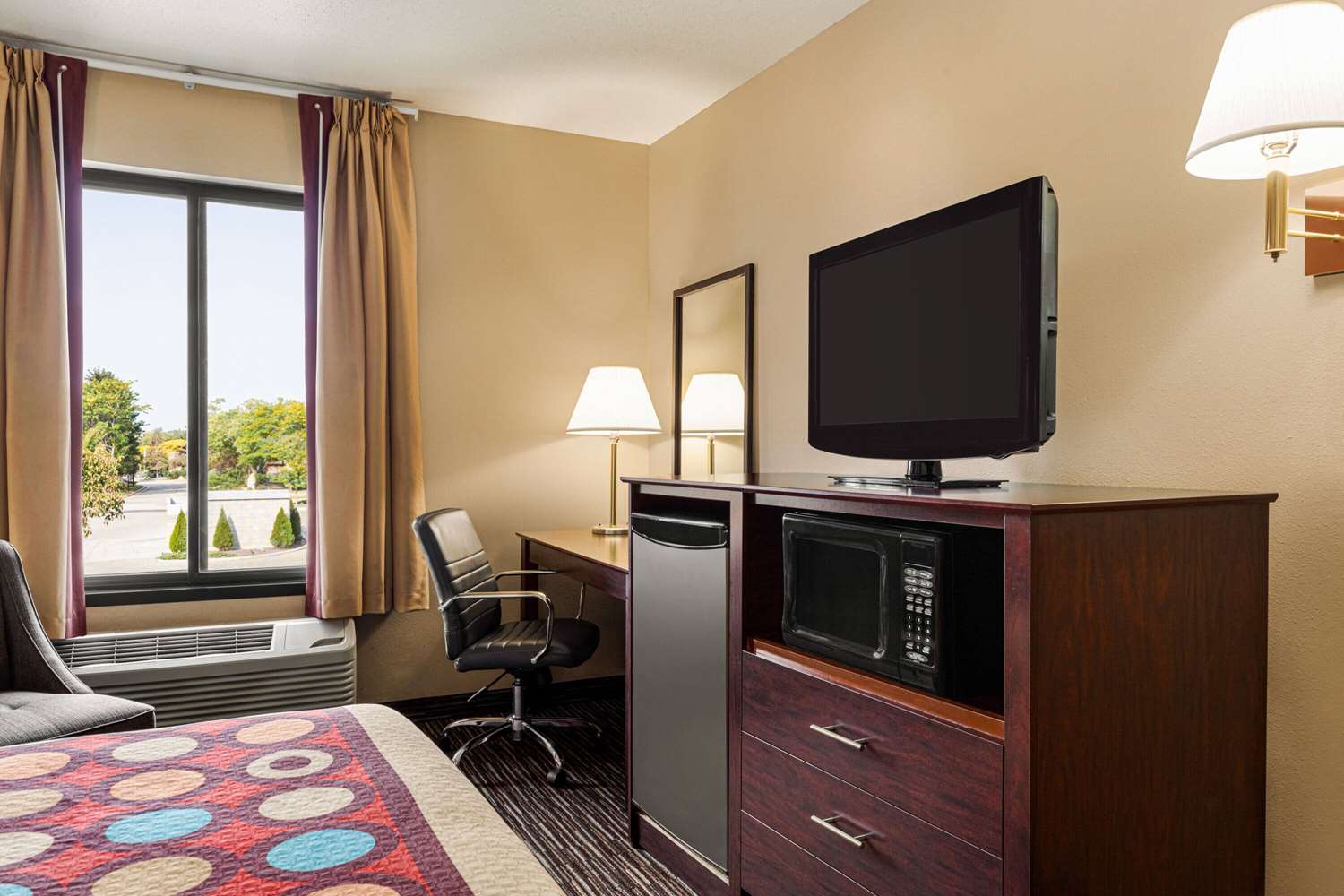 Super 8 By Wyndham Germantown/Milwaukee 37/41